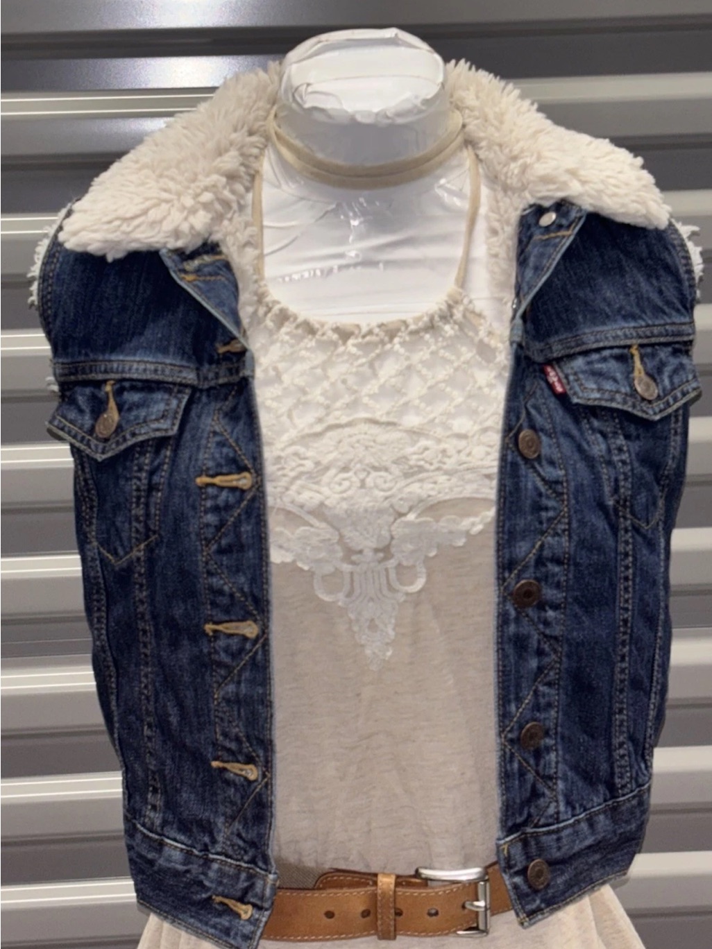 Levis Vintage Sherpa Fleece Lined Blue Denim 70’s-80’s Cropped Vest Woman’s Xs